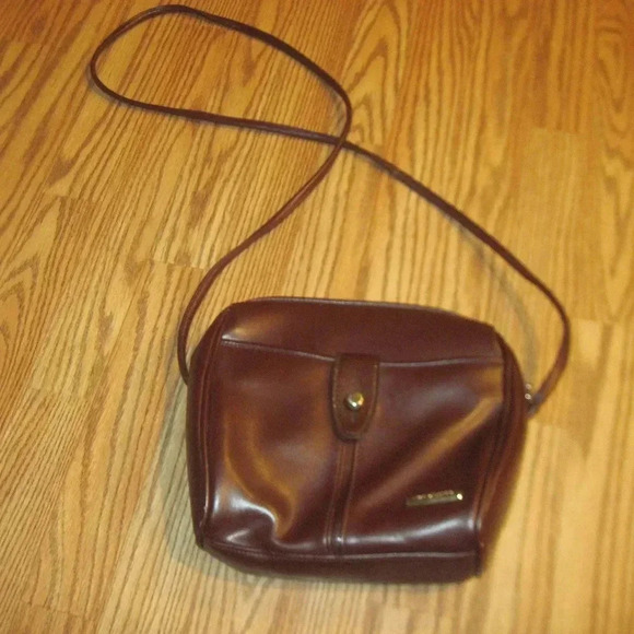 Vintage LIZ CLAIBORNE Crossbody Bag Purse Burgundy - Picture 5 of 6
